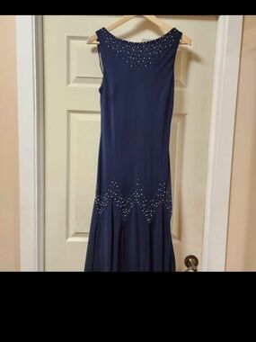 Elegant Navy Sleeveless Evening Dress with Embellished Accents
